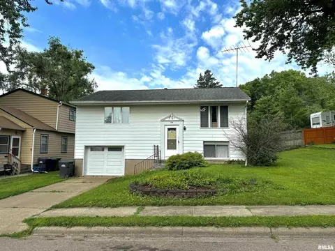 218 Adams Pl, Clinton, IA 52732