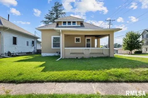2830 Iowa St, Davenport, IA 52803