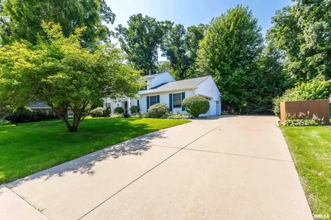 4 Wilderness Ct, Moline, IL 61265 photo 2