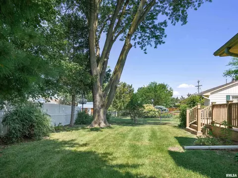 613 E Walnut St, Geneseo, IL 61254 photo 5