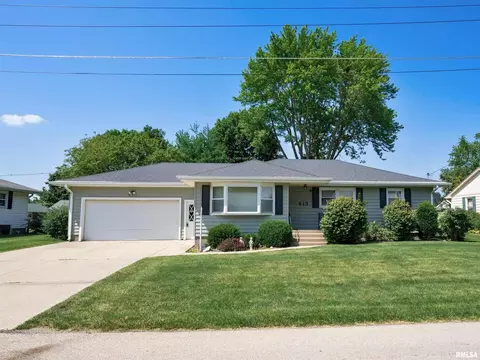 613 E Walnut St, Geneseo, IL 61254