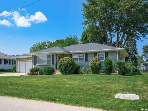 613 E Walnut St, Geneseo, IL 61254 photo 3