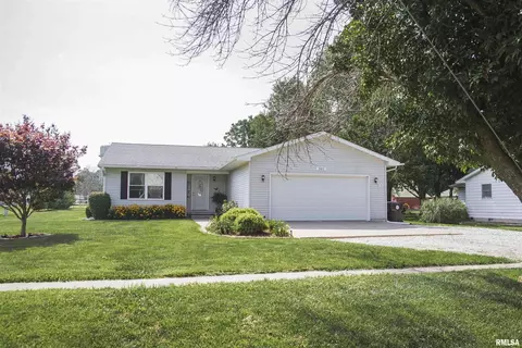 301 E Green St, Augusta, IL 62311 photo 17