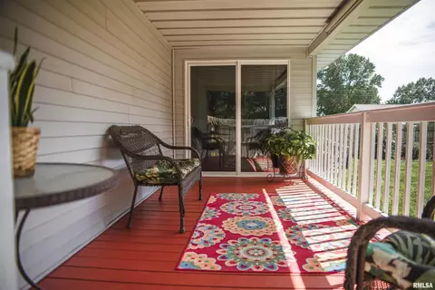 301 E Green St, Augusta, IL 62311 photo 12