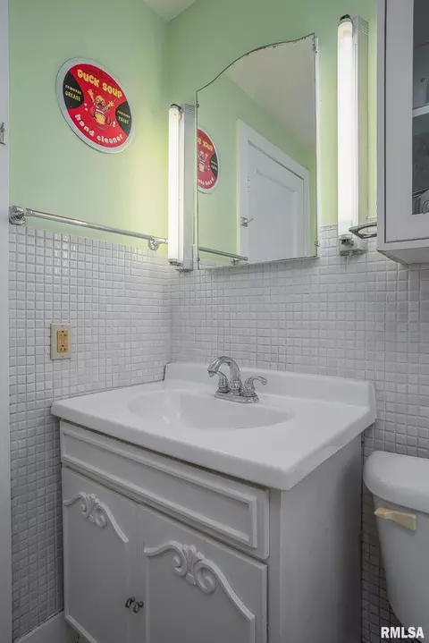 1421 24th Ave, Moline, IL 61265 photo 9
