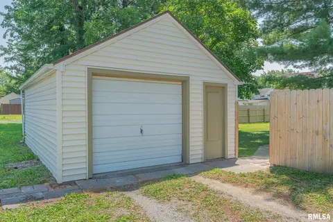 1421 24th Ave, Moline, IL 61265 photo 17