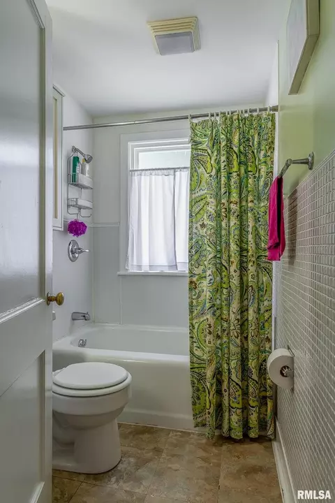 1421 24th Ave, Moline, IL 61265 photo 8