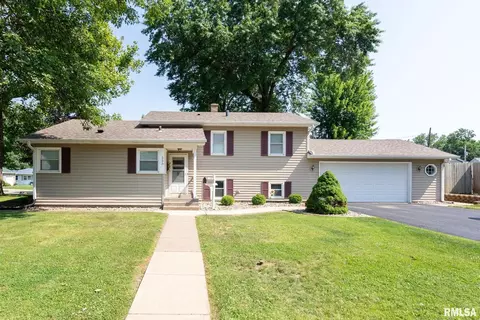 555 28th Ave, East Moline, IL 61244