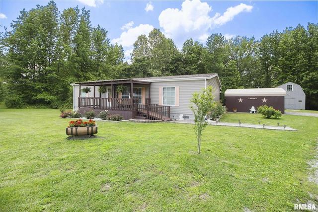 205 Sassie Ln, Herrin, IL 62948