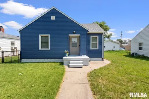 2117 Frisco Dr, Davenport, IA 52804