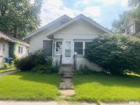 926 29th St, Moline, IL 61265
