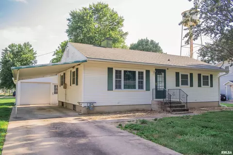 211 E Prairie St, Camp Point, IL 62320