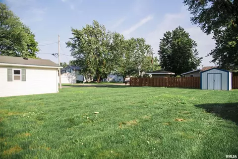 211 E Prairie St, Camp Point, IL 62320 photo 11