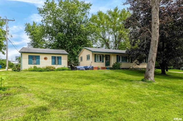 206 E Bennett St, Mccausland, IA 52758