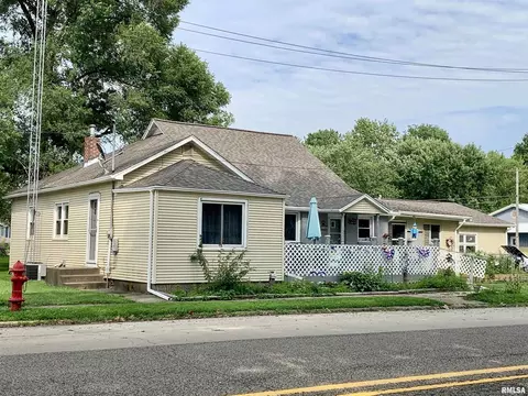209 N Park Ave, Albany, IL 61230