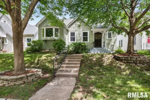 2937 Davenport Ave, Davenport, IA 52803