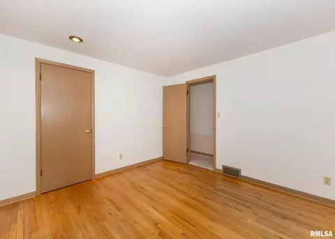 3505 49th St, Moline, IL 61265 photo 18