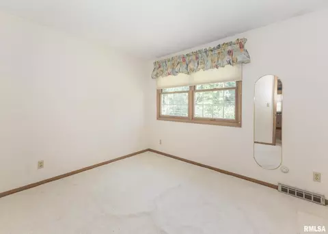 3505 49th St, Moline, IL 61265 photo 20