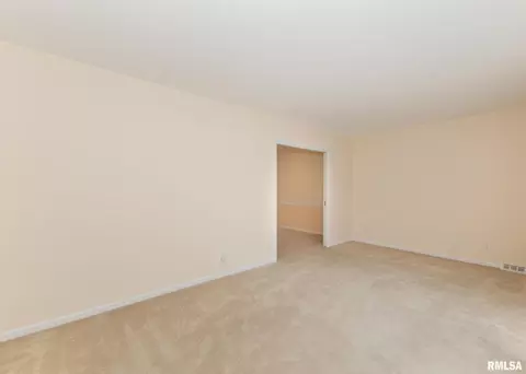 3505 49th St, Moline, IL 61265 photo 13