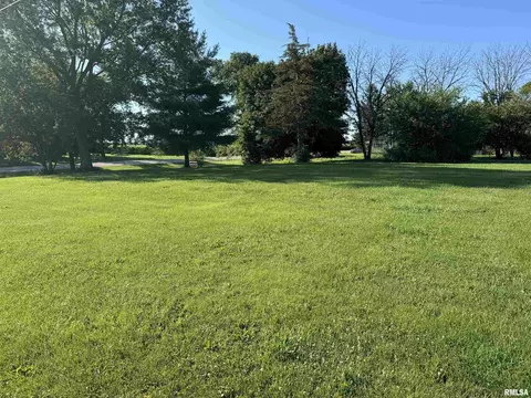 505 7th St, Andover, IL 61233