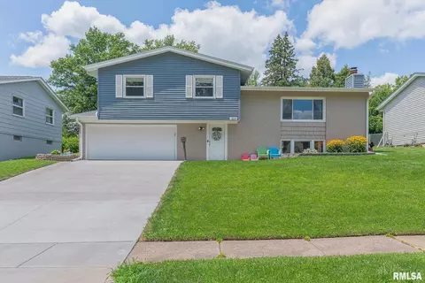 3218 Forest Rd, Davenport, IA 52807