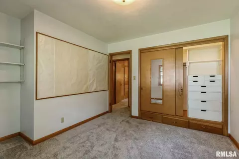 806 36th St, Moline, IL 61265 photo 26