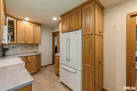 806 36th St, Moline, IL 61265 photo 21