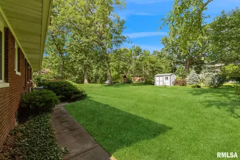 806 36th St, Moline, IL 61265 photo 6