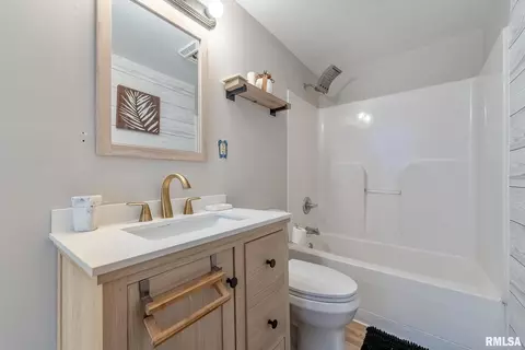 1613 28th Ave, Moline, IL 61265 photo 8