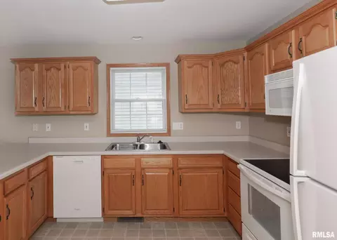1110 17th Ave, Silvis, IL 61282 photo 9