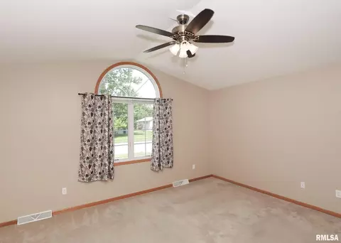 1110 17th Ave, Silvis, IL 61282 photo 14