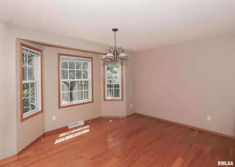 1110 17th Ave, Silvis, IL 61282 photo 6