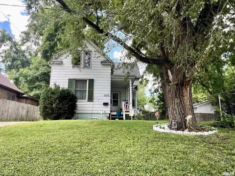 1823 15th Ave, Moline, IL 61265