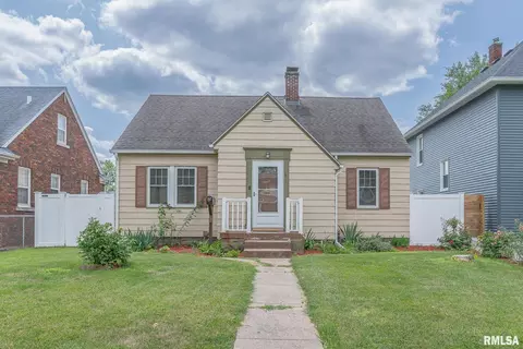817 W 16th St, Davenport, IA 52804