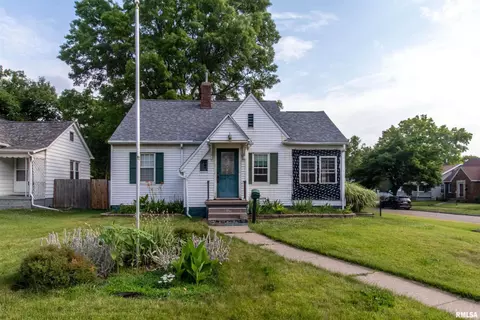 208 W 31st St, Davenport, IA 52803