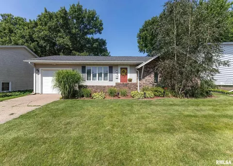 1108 Willany Dr, Clinton, IA 52732