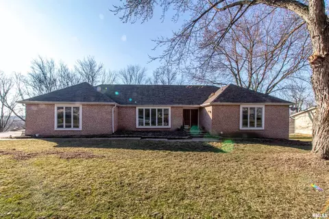 210 Longview Dr, Geneseo, IL 61254