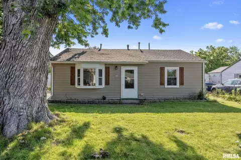 7211 Cedar St, Davenport, IA 52806
