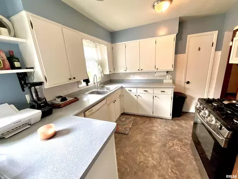 3816 32nd Ave, Moline, IL 61265 photo 6