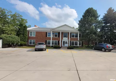 3215 E Locust St #74, Davenport, IA 52803