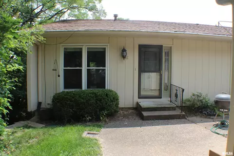 3360 Park 16th St, Moline, IL 61265