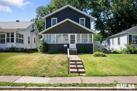 1121 E Garfield St, Davenport, IA 52803