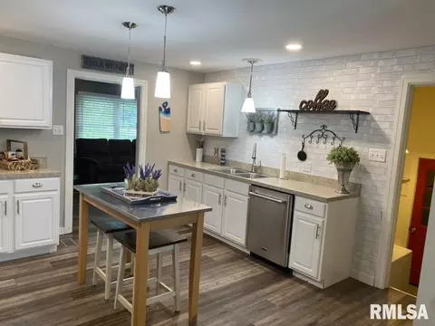 1210 E Boulevard St, Marion, IL 62959 photo 10