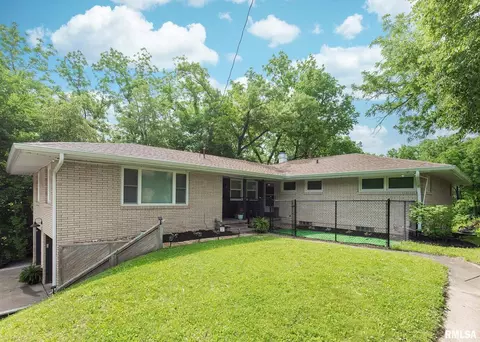 2228 25th Ave, Rock Island, IL 61201