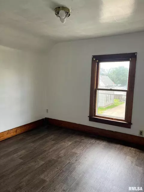 518 Willow St, Kewanee, IL 61443 photo 11