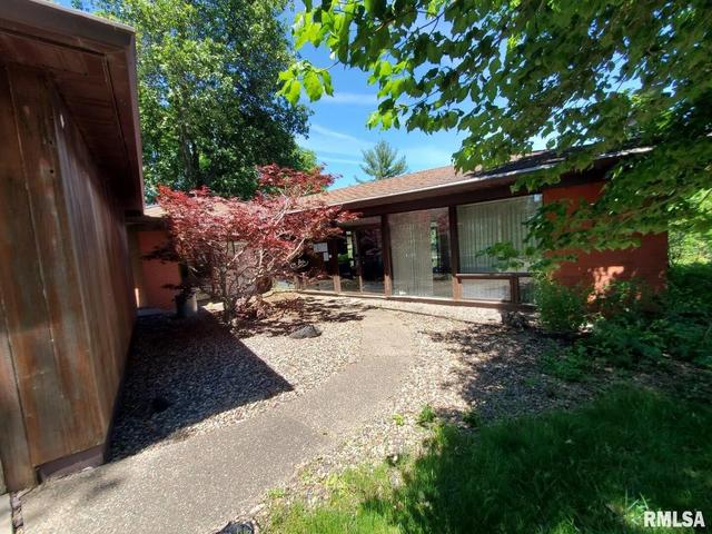 14 Lake Lynnwood Rd, Lynn Center, IL 61262