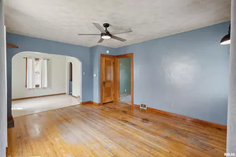3621 26th St, Moline, IL 61265 photo 5