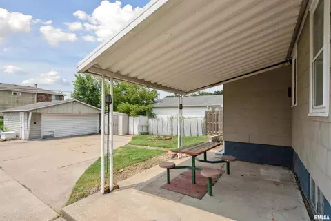3621 26th St, Moline, IL 61265 photo 17
