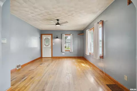 3621 26th St, Moline, IL 61265 photo 6