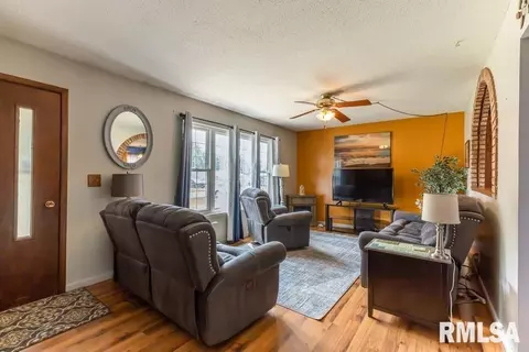 3819 15th St #B, Moline, IL 61265 photo 5